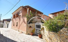 Villa Makrades 2
